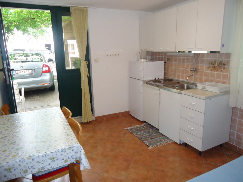 Omis Apartment On The Beach Exterior foto