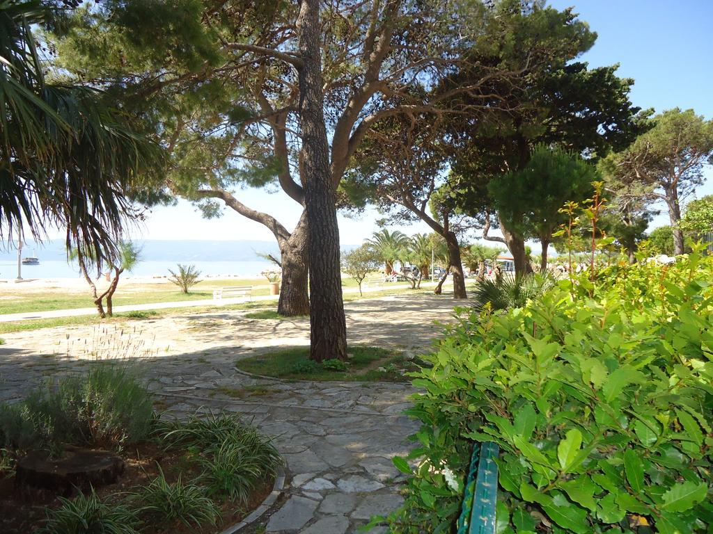 Omis Apartment On The Beach Exterior foto